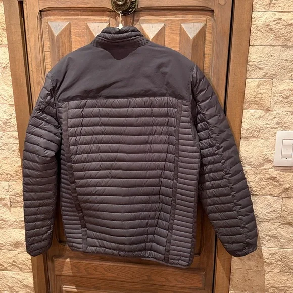 Kuhl spyfire Charcoal Puffer Jacket for Men, size L - Picture 3 of 6
